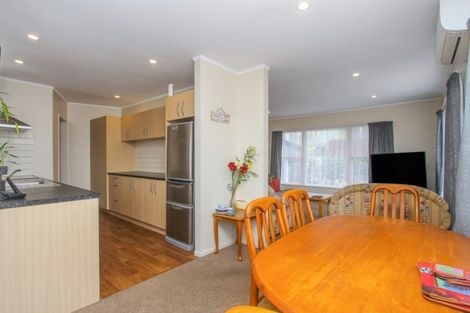 Photo of property in 58 Bay Street, Red Beach, 0932