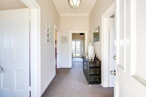 Photo of property in 2 Kipling Avenue, Hospital Hill, Napier, 4110