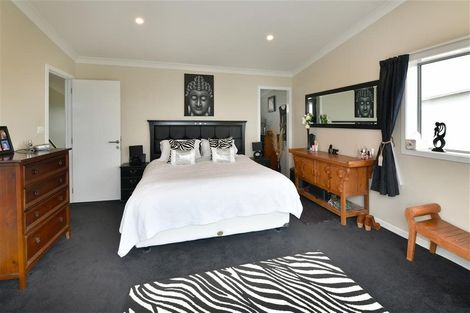 Photo of property in 51 Hawaiian Parade, Arkles Bay, Whangaparaoa, 0932