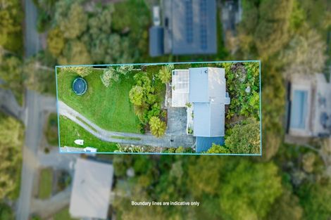 Photo of property in 20 Raroa Terrace, Waiatarua, Auckland, 0604