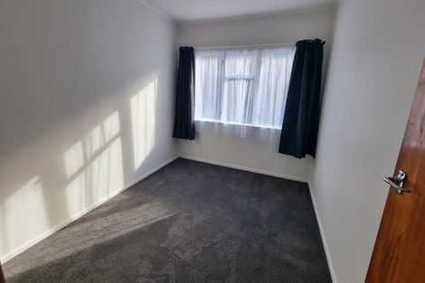 Photo of property in 34 Tiroroa Avenue, Te Atatu South, Auckland, 0610