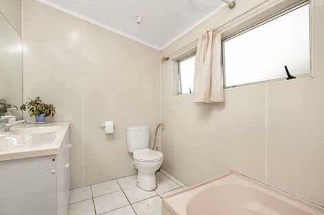 Photo of property in 541 Massey Road, Mangere, Auckland, 2022