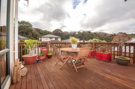 Photo of property in 16 Wantwood Grove, Churton Park, Wellington, 6037