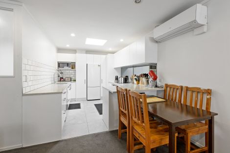Photo of property in 5d Geddes Terrace, Avondale, Auckland, 1026