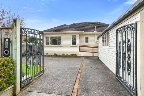 Photo of property in 27 List Street, Welbourn, New Plymouth, 4310