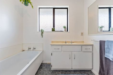 Photo of property in 2/151 Northcote Road, Northcote, Christchurch, 8052