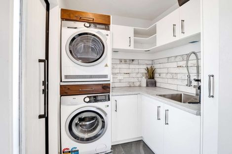 Photo of property in 1 Ward Street, Aramoho, Whanganui, 4500