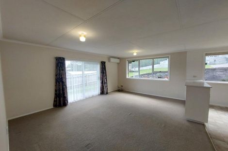 Photo of property in 36 Cumberland Street, Merrilands, New Plymouth, 4312