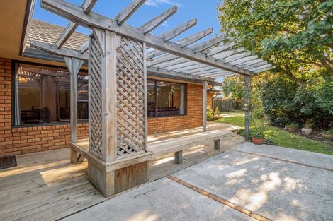 Photo of property in 15 Hemingford Place, Halswell, Christchurch, 8025