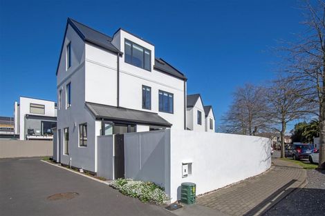 Photo of property in 2 Oakford Close, Riccarton, Christchurch, 8011