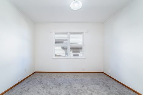 Photo of property in 4 Seaview Road, Glenfield, Auckland, 0629