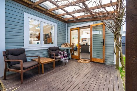 Photo of property in 187 Queens Drive, Lyall Bay, Wellington, 6022