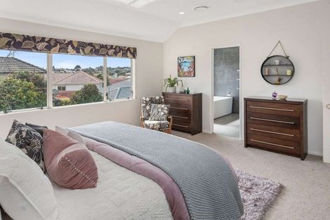 Photo of property in 5 Pintner Place, Somerville, Auckland, 2014