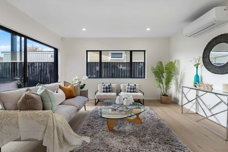Photo of property in 71c Matipo Road, Te Atatu Peninsula, Auckland, 0610