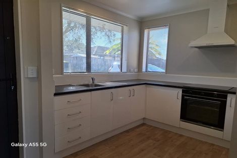 Photo of property in 36 Misty Valley Drive, Henderson, Auckland, 0612