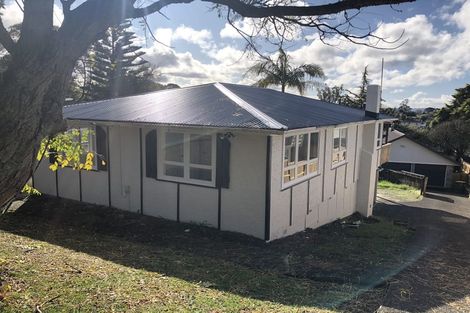 Photo of property in 3 Christina Avenue, Te Atatu South, Auckland, 0602