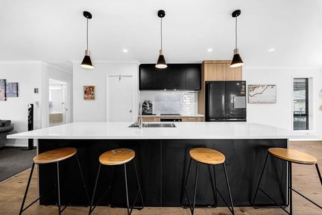 Photo of property in 10 Pipi Crescent, Tuakau, 2121