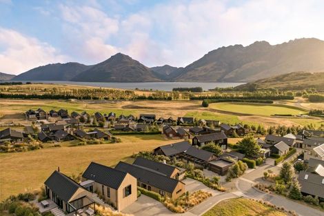 Photo of property in 9 Arran Lane, Jacks Point, Queenstown, 9371