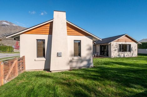 Photo of property in 48 Erskine Street, Lake Hayes, Queenstown, 9304
