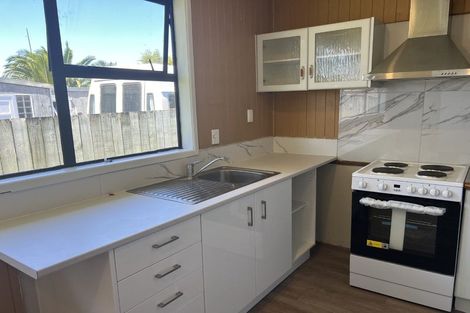 Photo of property in 54 Pinedale Place, Henderson, Auckland, 0610