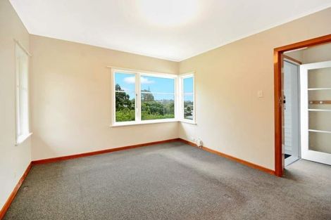 Photo of property in 2/10 Roband Avenue, Glenfield, Auckland, 0629