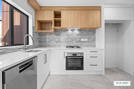 Photo of property in 40d Trentham Road, Papakura, 2110