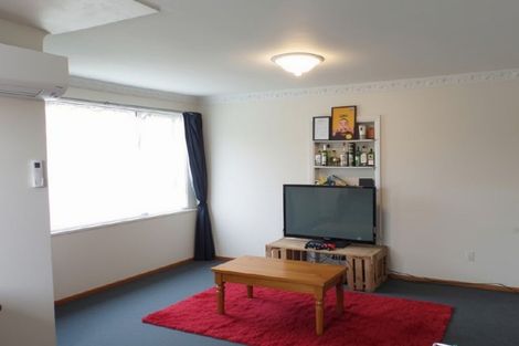 Photo of property in 13 Broadbent Street, Riccarton, Christchurch, 8041