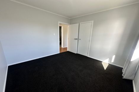 Photo of property in 28 Bert Wilson Place, Cockle Bay, Auckland, 2014