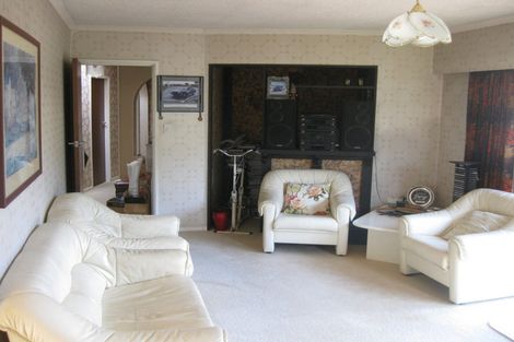 Photo of property in 17 Holly Grove, Maungaraki, Lower Hutt, 5010