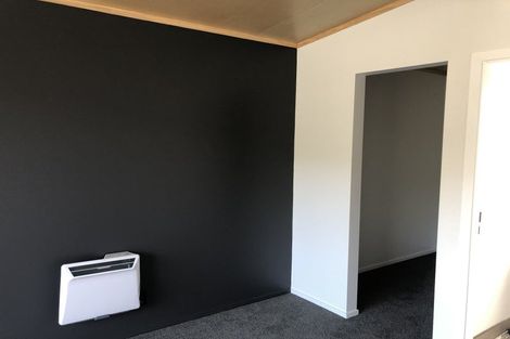 Photo of property in 23 Welland Place, Island Bay, Wellington, 6023