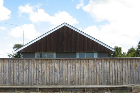 Photo of property in 1 Banks Place, Rangiora, 7400