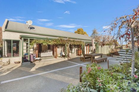 Photo of property in 1 Strachan Way, Highbury, Palmerston North, 4412