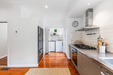 Photo of property in 1/27 Summer Street, Stanley Point, Auckland, 0624