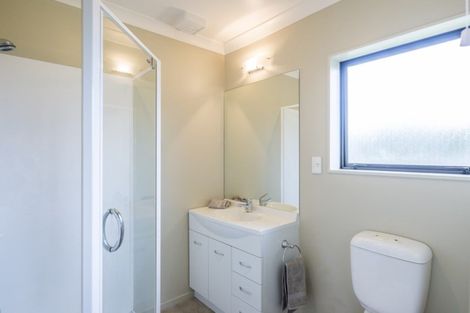 Photo of property in 8 Monarch Place, Paraparaumu Beach, Paraparaumu, 5032