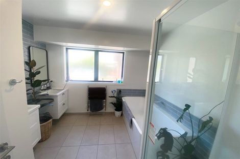 Photo of property in 32 Orlando Crescent, Waimairi Beach, Christchurch, 8083