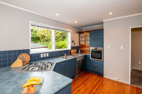 Photo of property in 72 Churton Drive, Churton Park, Wellington, 6037