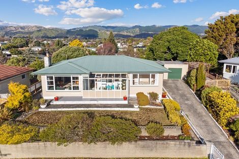 Photo of property in 8 Francis Road, Paraparaumu Beach, Paraparaumu, 5032
