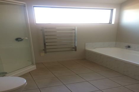 Photo of property in 2/39 Church Street, Northcote Point, Auckland, 0627