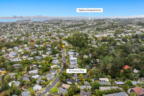 Photo of property in 2/1 Trelawny Place, Hillcrest, Auckland, 0627