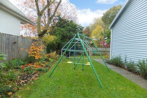 Photo of property in 60 Oxley Avenue, St Albans, Christchurch, 8014