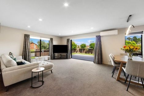 Photo of property in 32 East Ellington Drive, Mairehau, Christchurch, 8052