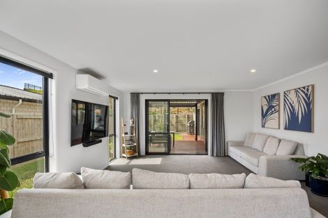 Photo of property in 12 Stingray Drive, Omokoroa, 3114