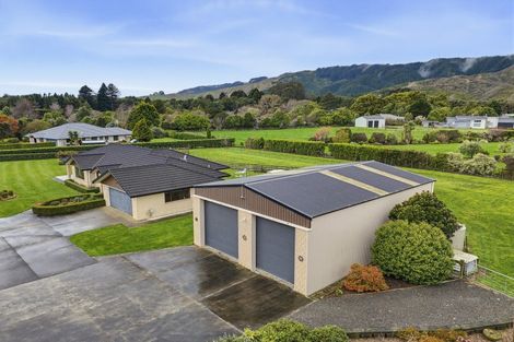 Photo of property in 53 Pohutukawa Drive, Levin, 5571