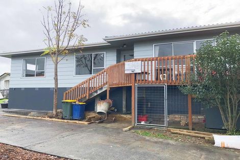 Photo of property in 22 Cedar Heights Avenue, Massey, Auckland, 0614