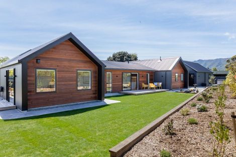 Photo of property in 5 Bressay Way, Waikanae, 5036