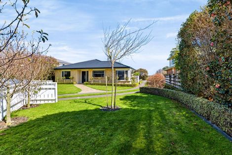 Photo of property in 6 Edna Wills Place, Hawera, 4610