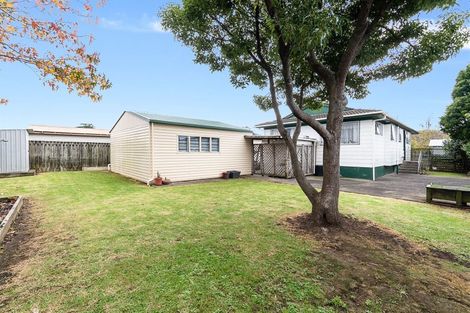 Photo of property in 16 Glen Road, Ranui, Auckland, 0612