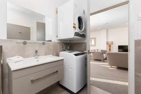 Photo of property in Wyndham Gardens Apartments, 30 Red Oaks Drive, Frankton, Queenstown, 9300