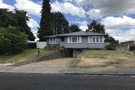 Photo of property in 4 Kahu Street, Utuhina, Rotorua, 3015