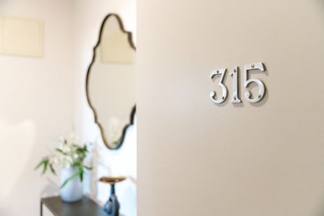 Photo of property in Stadium Garden Flats, 315/107 Thorndon Quay, Pipitea, Wellington, 6011